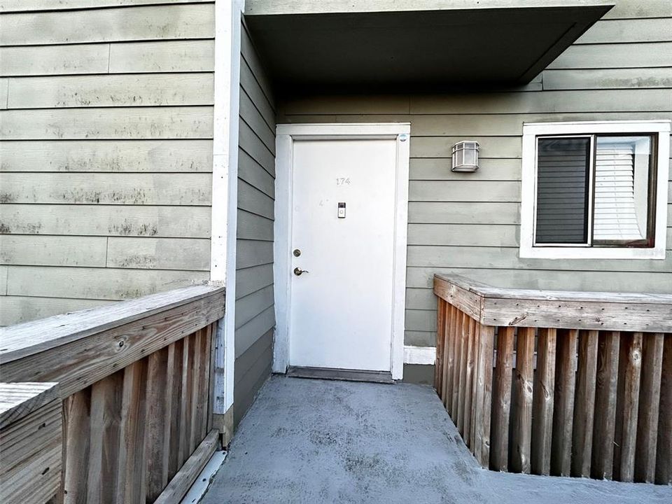 For Rent: $1,800 (2 beds, 2 baths, 1085 Square Feet)