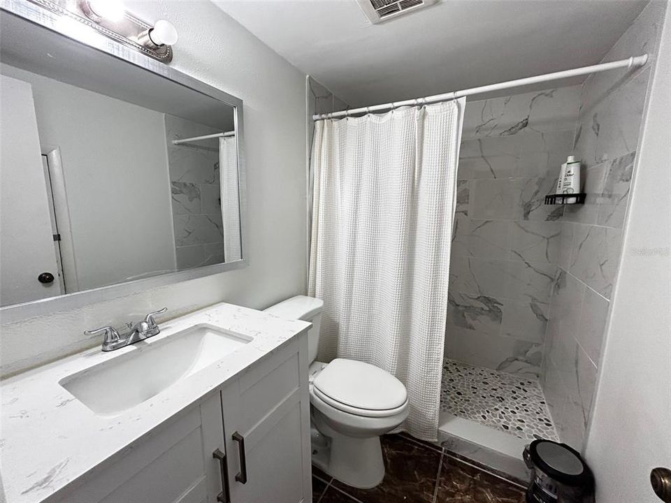 For Rent: $1,800 (2 beds, 2 baths, 1085 Square Feet)