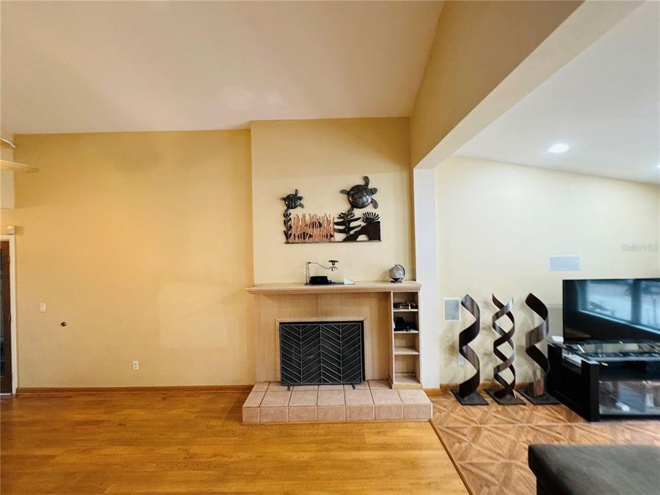 For Sale: $395,000 (3 beds, 2 baths, 1417 Square Feet)