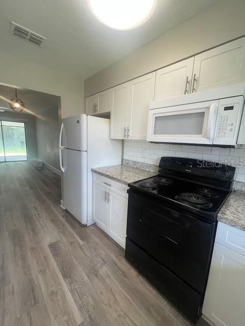Recently Rented: $1,295 (2 beds, 2 baths, 2088 Square Feet)