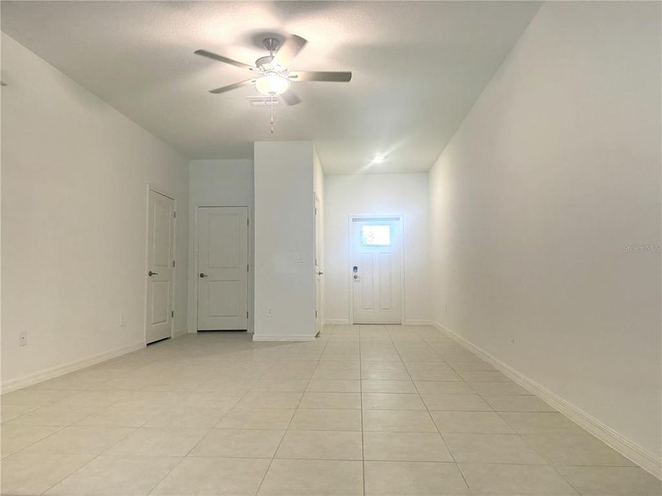 For Rent: $2,195 (3 beds, 3 baths, 1634 Square Feet)