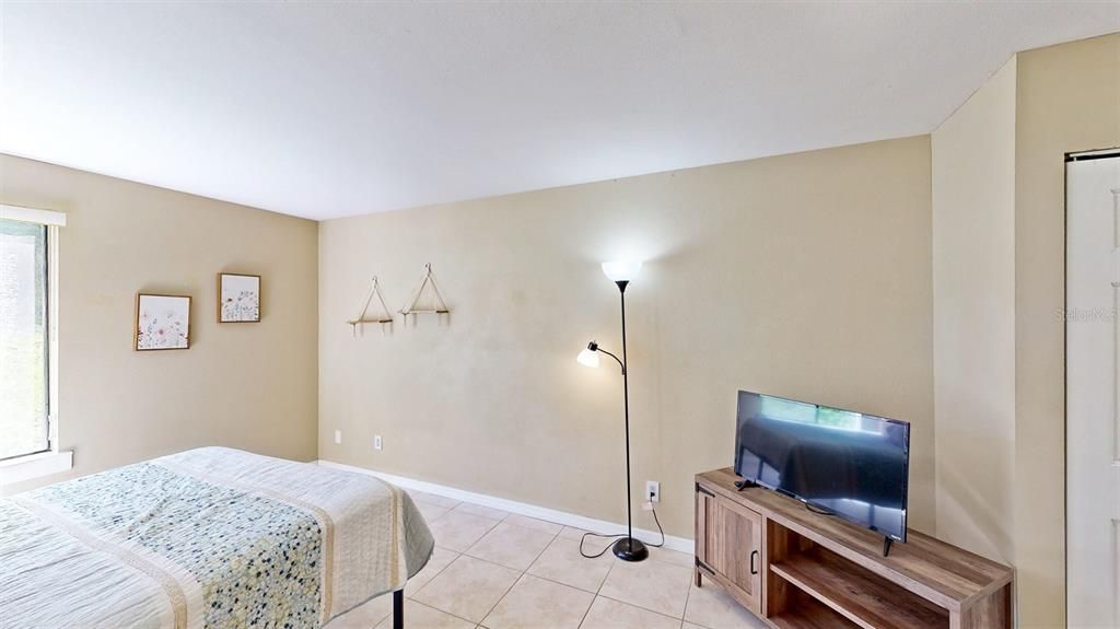 For Sale: $183,895 (2 beds, 2 baths, 1235 Square Feet)