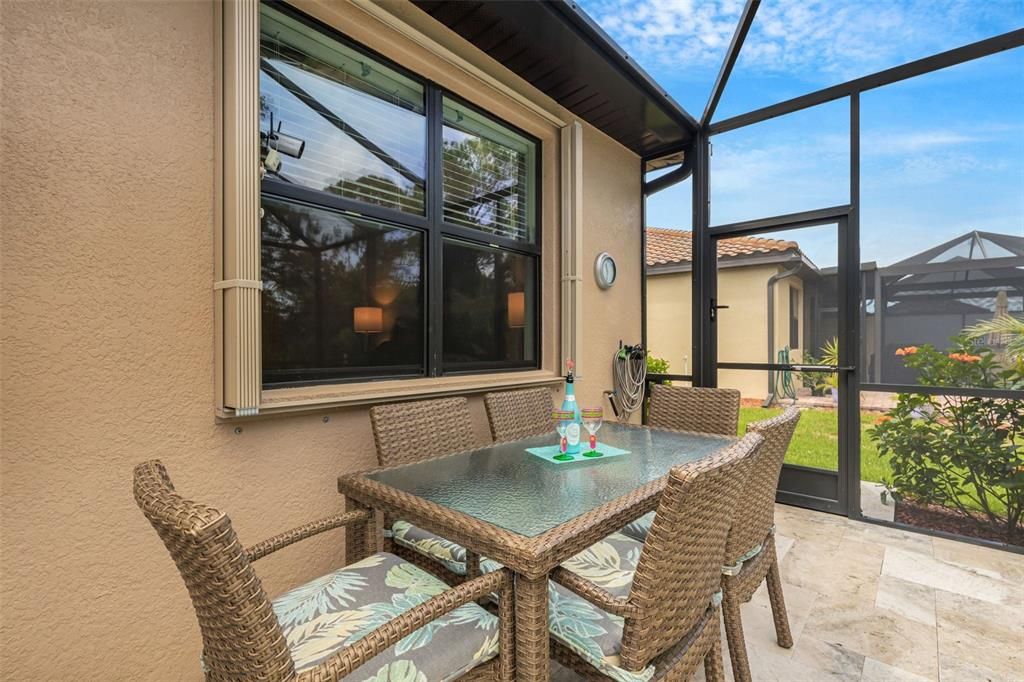 Eat outside on your Lovely Lanai