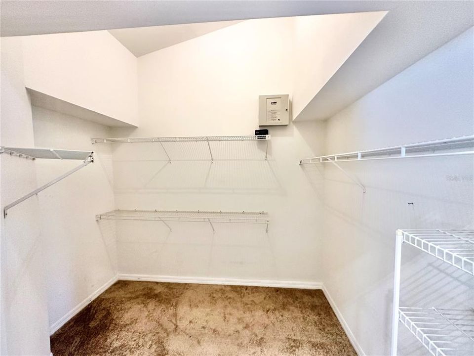 En Venta: $568,000 (4 camas, 2 baños, 2317 Pies cuadrados)