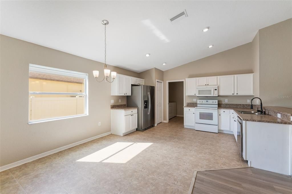 For Sale: $357,500 (3 beds, 2 baths, 1475 Square Feet)