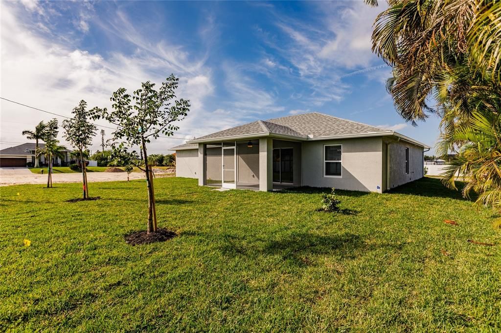 Active With Contract: $359,900 (4 beds, 2 baths, 1809 Square Feet)