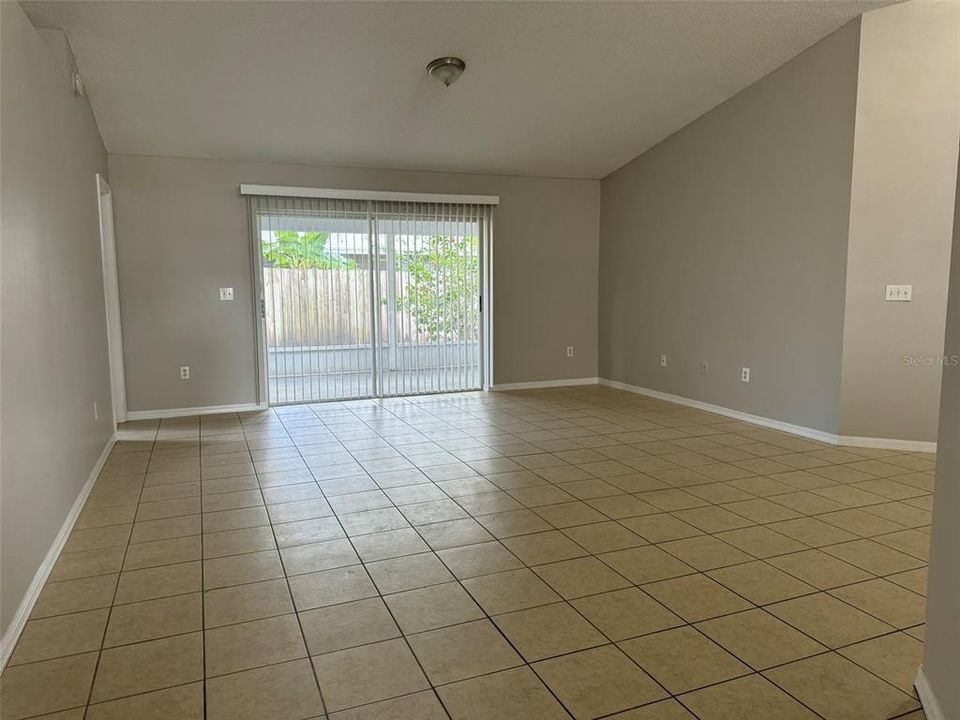 For Rent: $2,450 (4 beds, 2 baths, 1619 Square Feet)