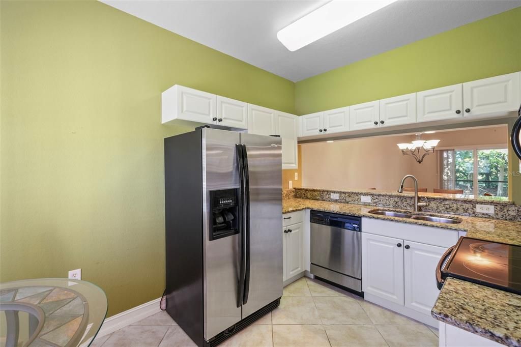 For Sale: $240,000 (2 beds, 2 baths, 1079 Square Feet)