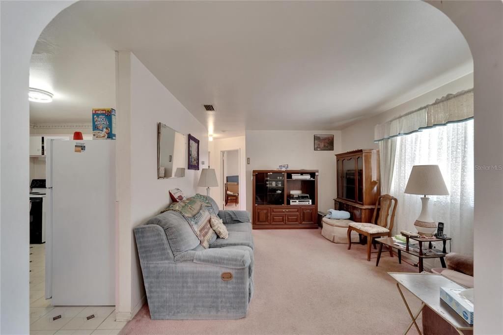 For Sale: $310,000 (2 beds, 2 baths, 1032 Square Feet)