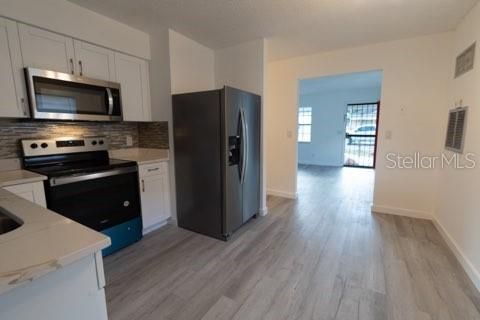 For Rent: $1,950 (2 beds, 1 baths, 1184 Square Feet)