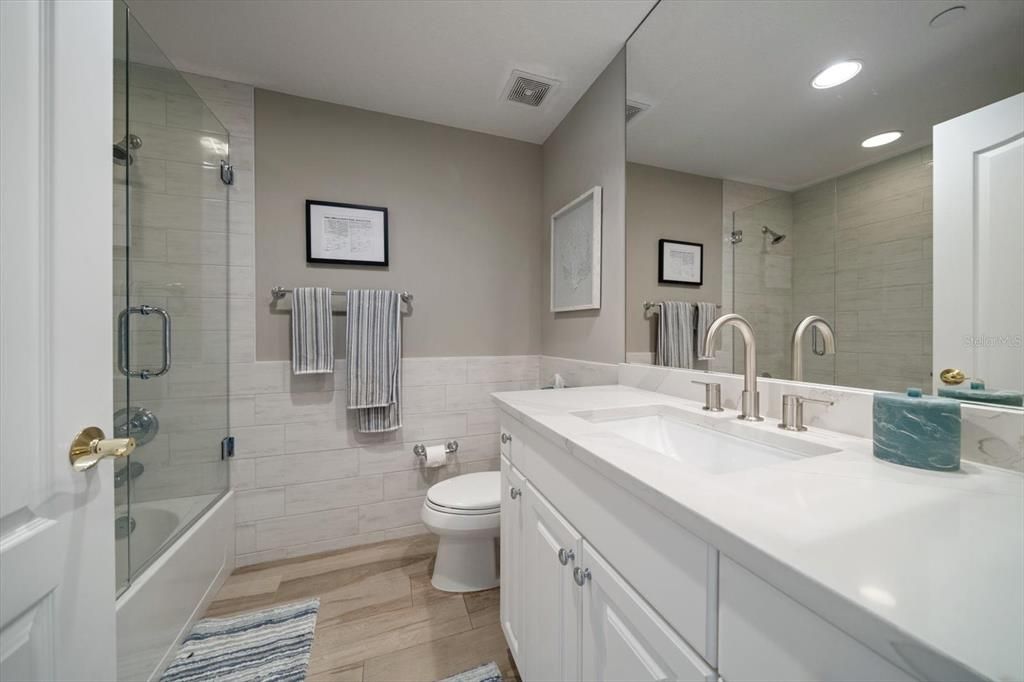 For Sale: $1,338,500 (2 beds, 2 baths, 1348 Square Feet)