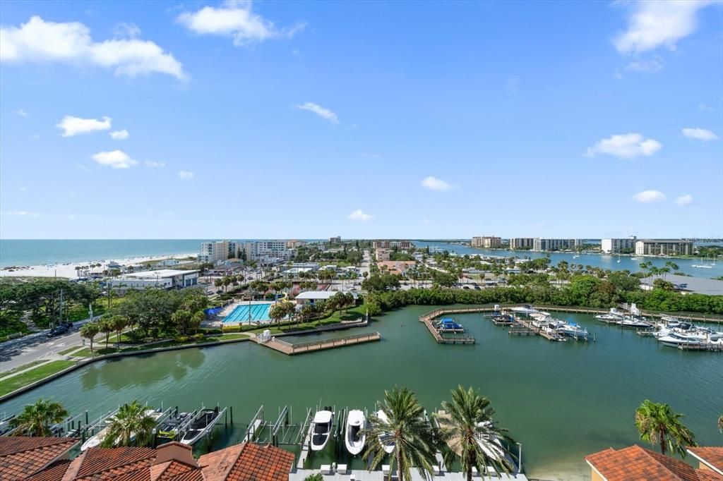 For Sale: $1,338,500 (2 beds, 2 baths, 1348 Square Feet)