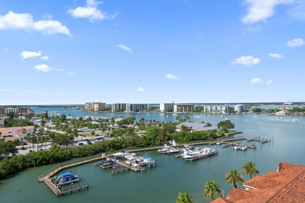 For Sale: $1,338,500 (2 beds, 2 baths, 1348 Square Feet)