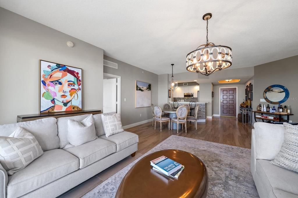 For Sale: $1,338,500 (2 beds, 2 baths, 1348 Square Feet)