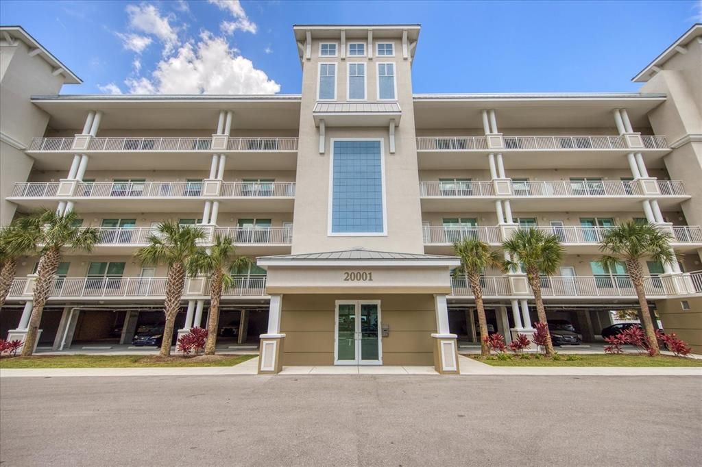 For Sale: $1,450,000 (3 beds, 2 baths, 1690 Square Feet)