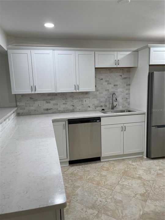 For Rent: $2,800 (2 beds, 2 baths, 897 Square Feet)