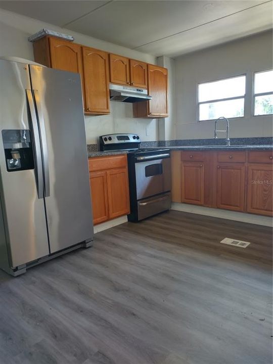 For Rent: $1,200 (2 beds, 1 baths, 750 Square Feet)