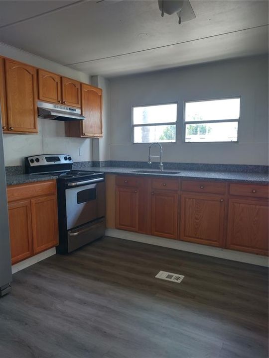 For Rent: $1,200 (2 beds, 1 baths, 750 Square Feet)