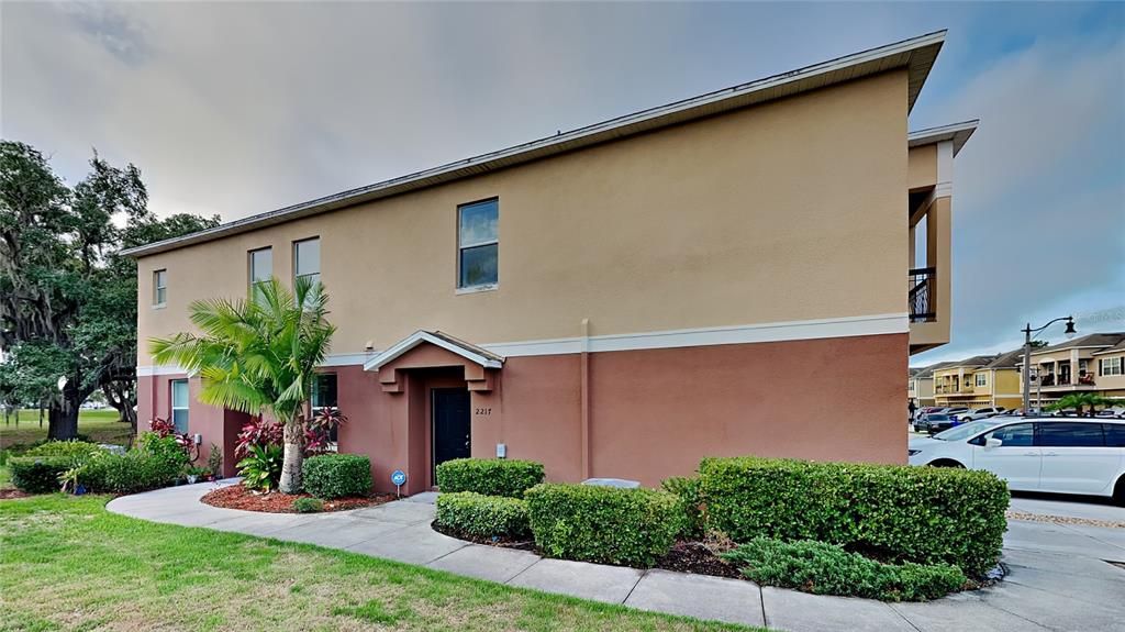 For Sale: $257,900 (2 beds, 2 baths, 1273 Square Feet)