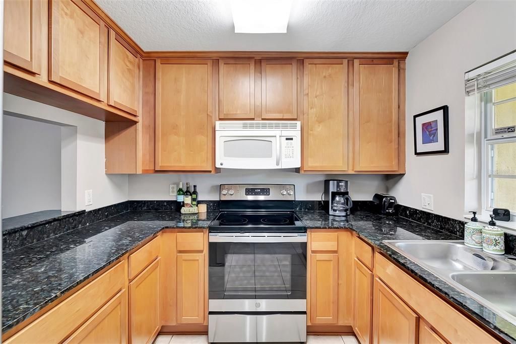 For Sale: $299,900 (2 beds, 2 baths, 1538 Square Feet)