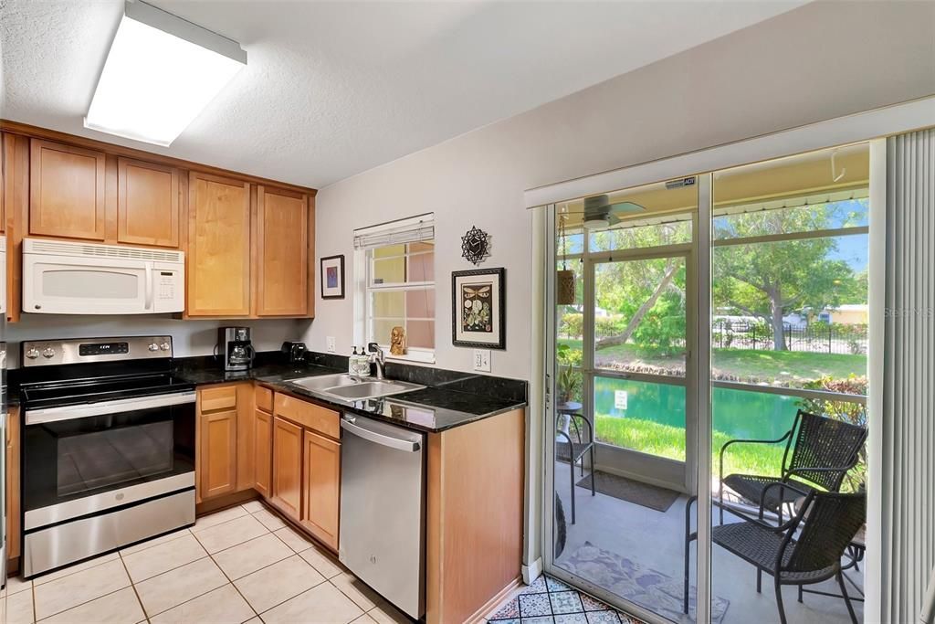 For Sale: $299,900 (2 beds, 2 baths, 1538 Square Feet)