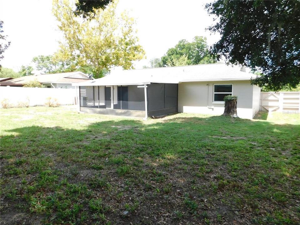 For Sale: $289,900 (3 beds, 1 baths, 1050 Square Feet)