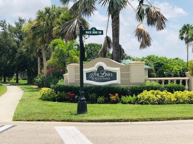 Entrance to The Links