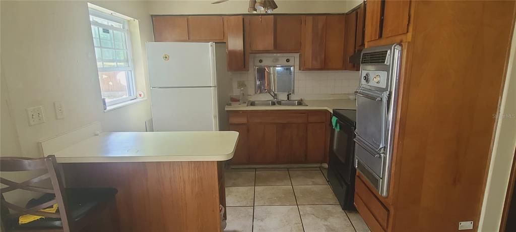 For Rent: $1,400 (2 beds, 1 baths, 1032 Square Feet)