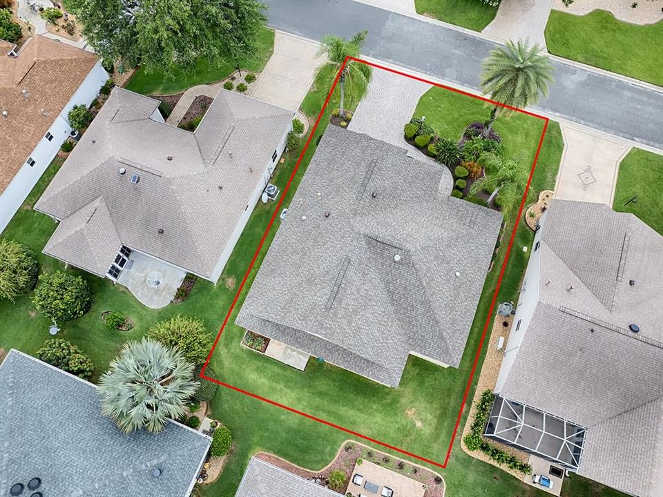 AERIAL VIEW OF THE HOME SHOWING FOOTPRINT.