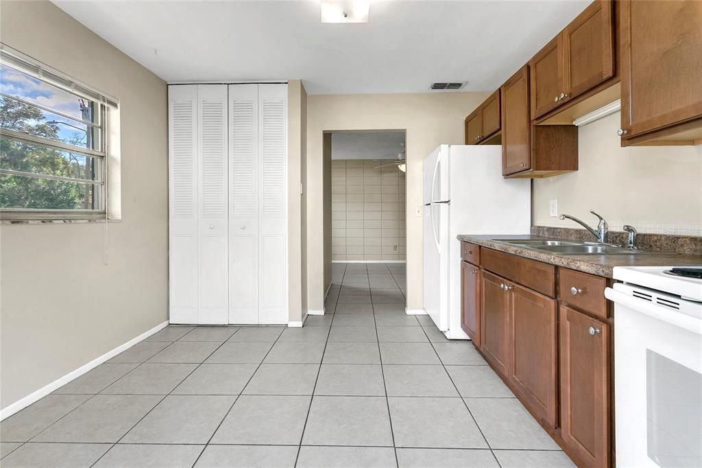 For Rent: $1,475 (2 beds, 1 baths, 780 Square Feet)