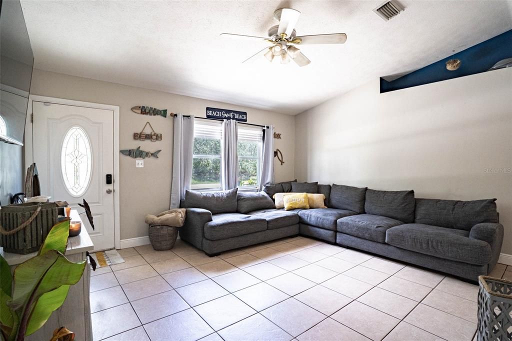 For Sale: $295,000 (3 beds, 2 baths, 1590 Square Feet)