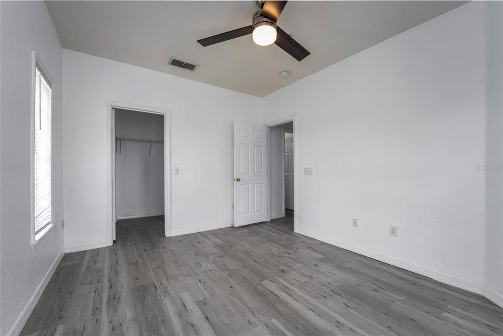 For Sale: $239,900 (2 beds, 2 baths, 1174 Square Feet)