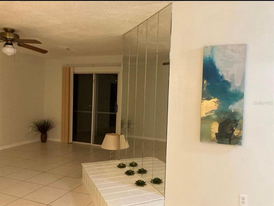 En Venta: $229,999 (2 camas, 2 baños, 996 Pies cuadrados)