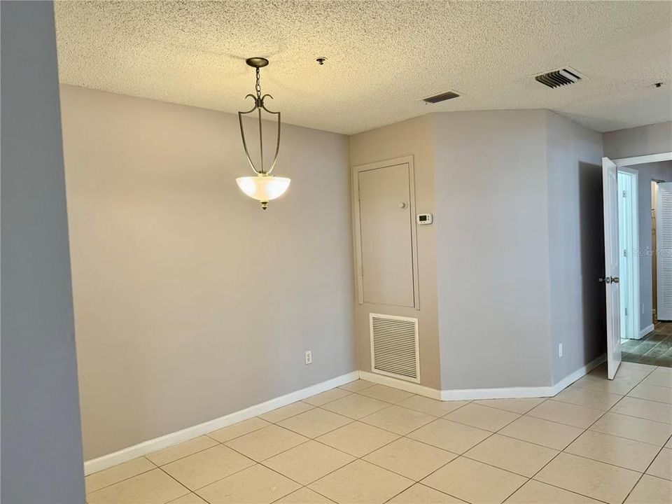 For Sale: $229,999 (2 beds, 2 baths, 996 Square Feet)