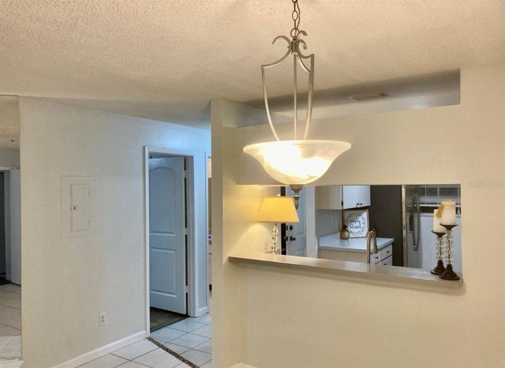 For Sale: $229,999 (2 beds, 2 baths, 996 Square Feet)