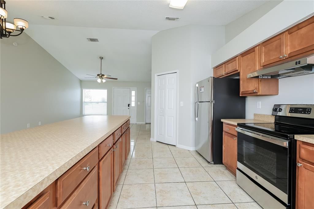 For Rent: $1,960 (3 beds, 2 baths, 1323 Square Feet)