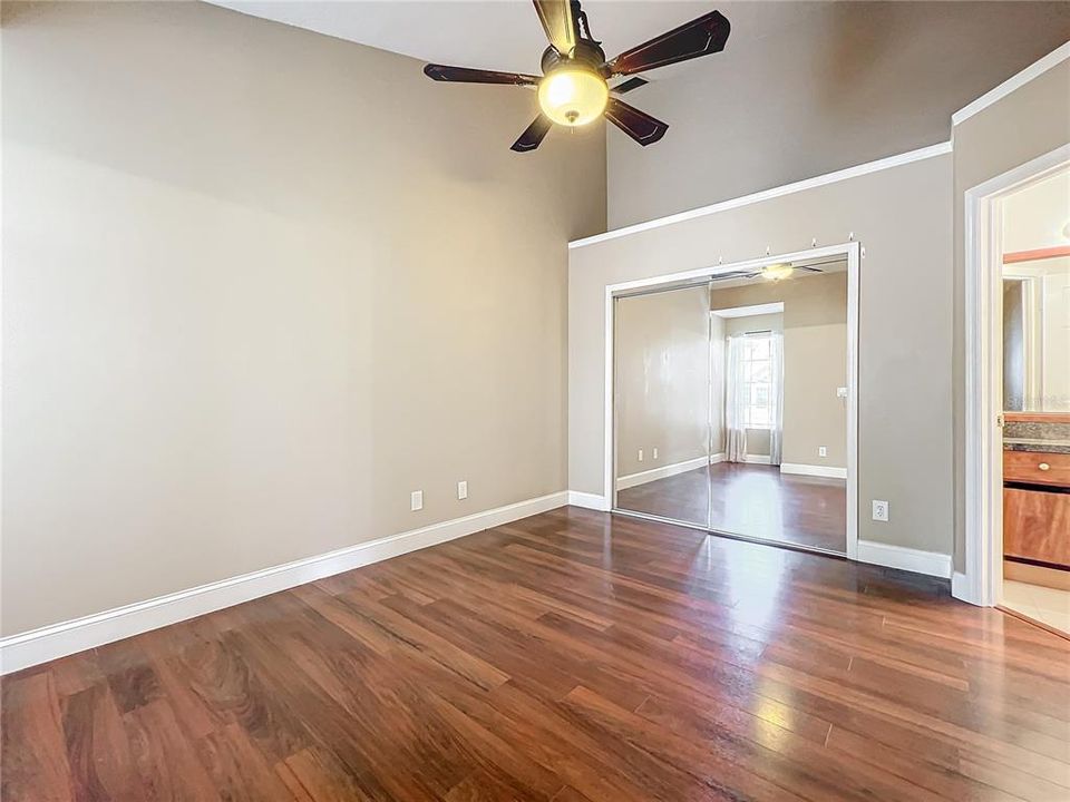 For Sale: $189,000 (2 beds, 2 baths, 804 Square Feet)