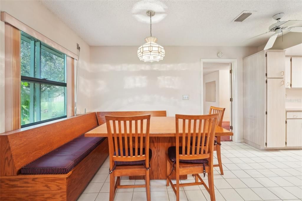 For Sale: $239,900 (2 beds, 2 baths, 1878 Square Feet)