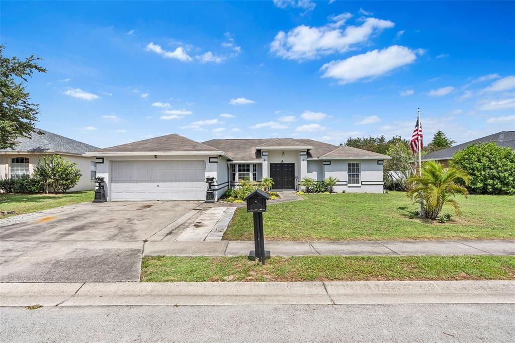 For Sale: $315,000 (3 beds, 2 baths, 1641 Square Feet)