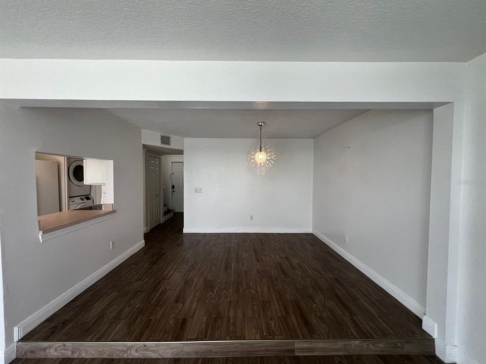 For Rent: $1,800 (3 beds, 2 baths, 1748 Square Feet)