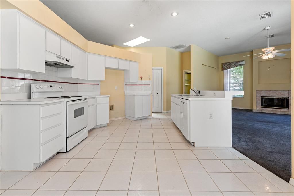 For Sale: $445,000 (3 beds, 2 baths, 2100 Square Feet)