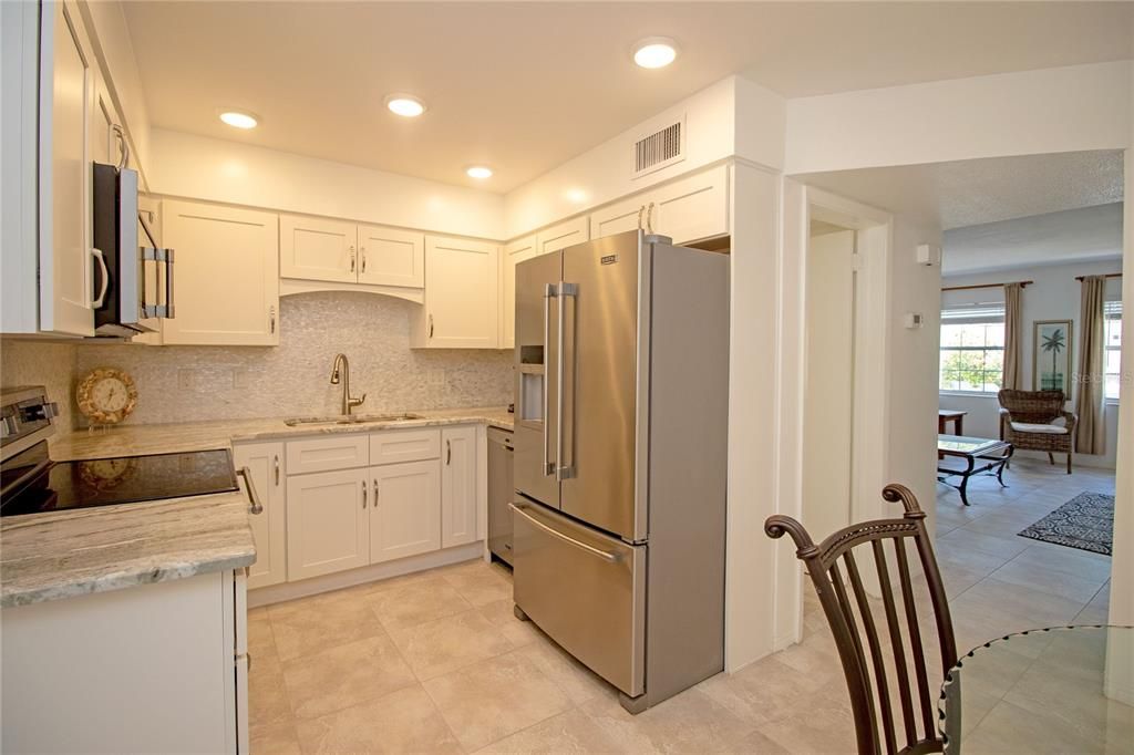 For Sale: $399,000 (2 beds, 1 baths, 1152 Square Feet)