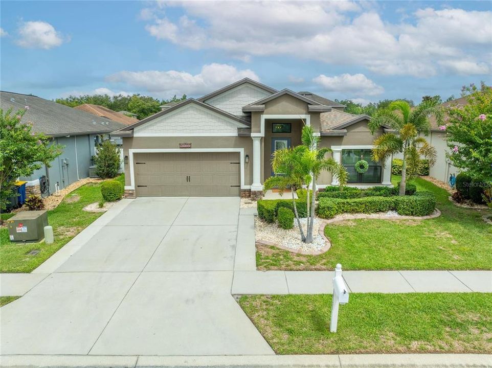 Beautiful architectural features and great curb appeal!