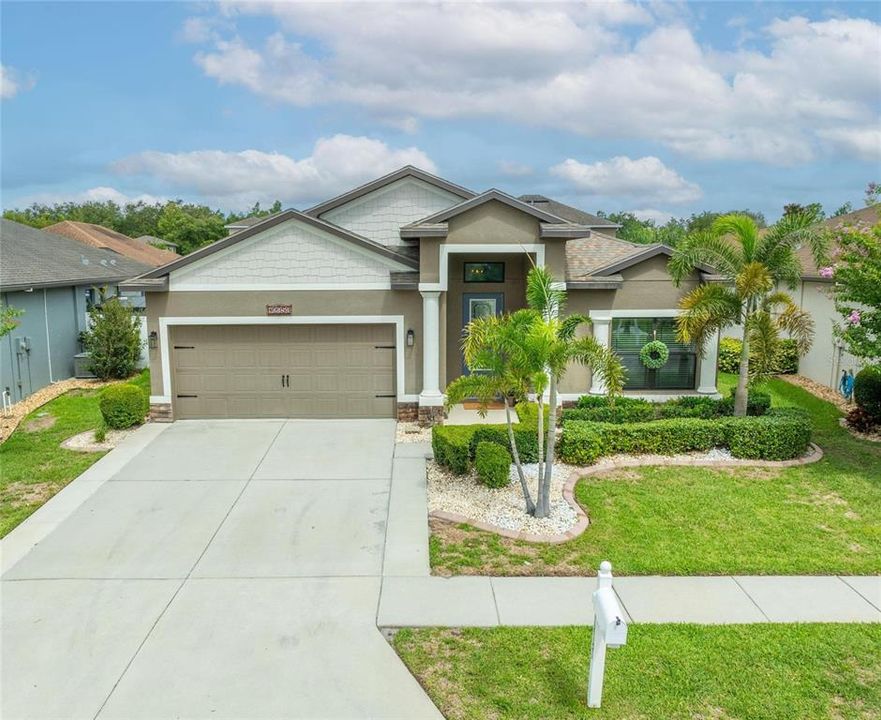 Welcome to 12353 Cricklewood Drive in premier Deerfield Lakes!