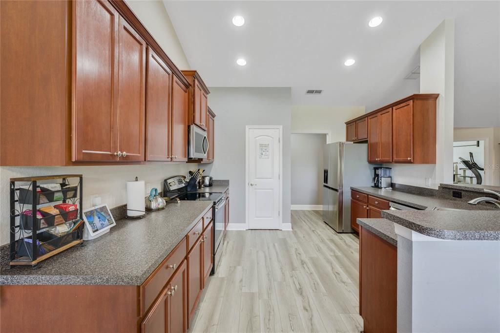 For Sale: $425,000 (4 beds, 2 baths, 2483 Square Feet)