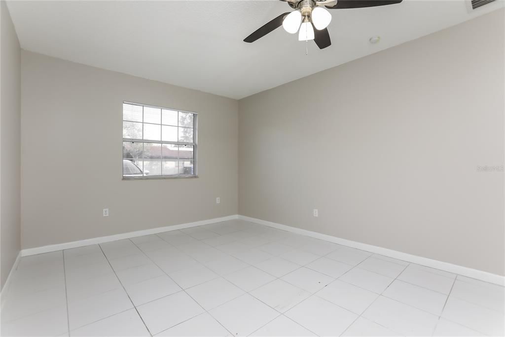 For Rent: $2,090 (3 beds, 1 baths, 1368 Square Feet)