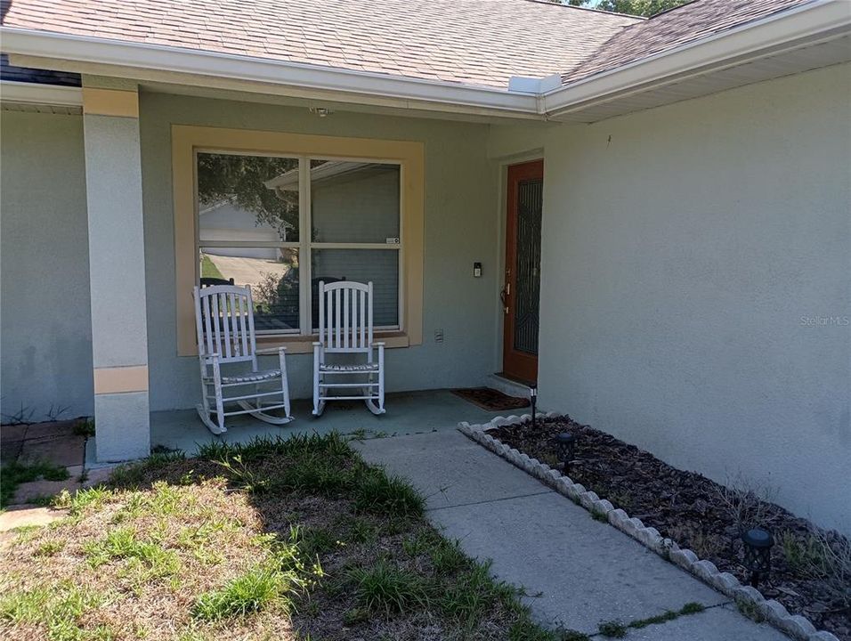 For Sale: $369,900 (3 beds, 2 baths, 1184 Square Feet)