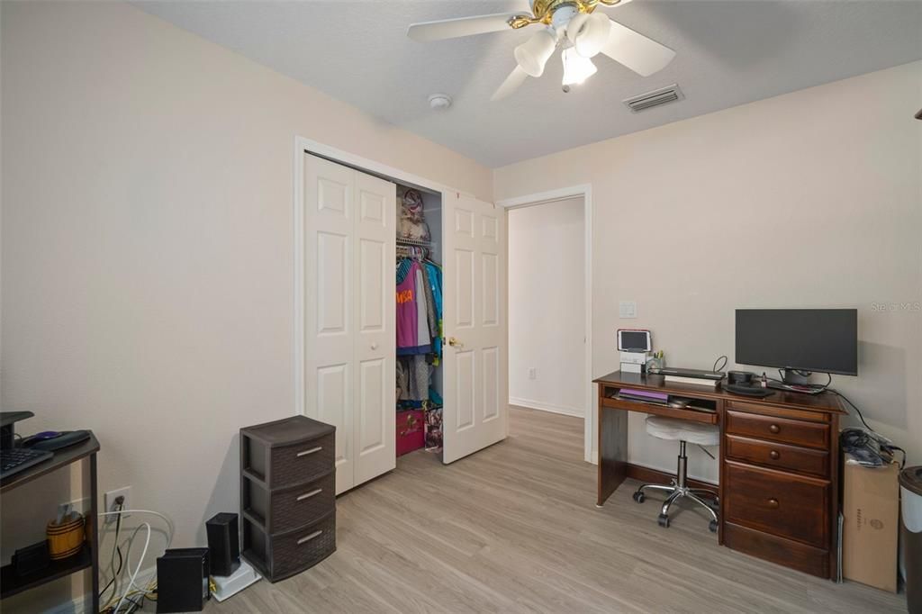 For Sale: $269,900 (3 beds, 2 baths, 1391 Square Feet)