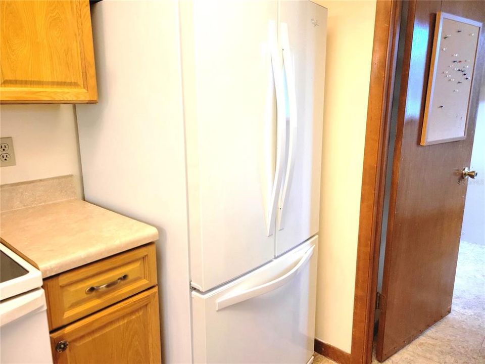 For Sale: $169,000 (2 beds, 2 baths, 936 Square Feet)