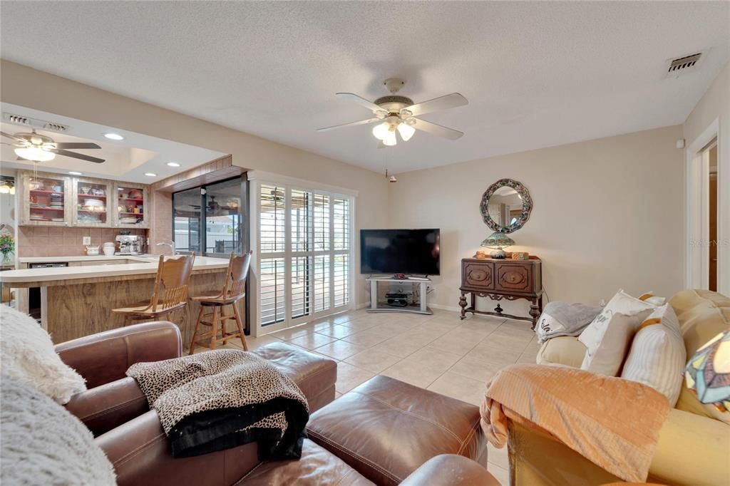 FAMILY ROOM WITH VIEW TO KITCHEN